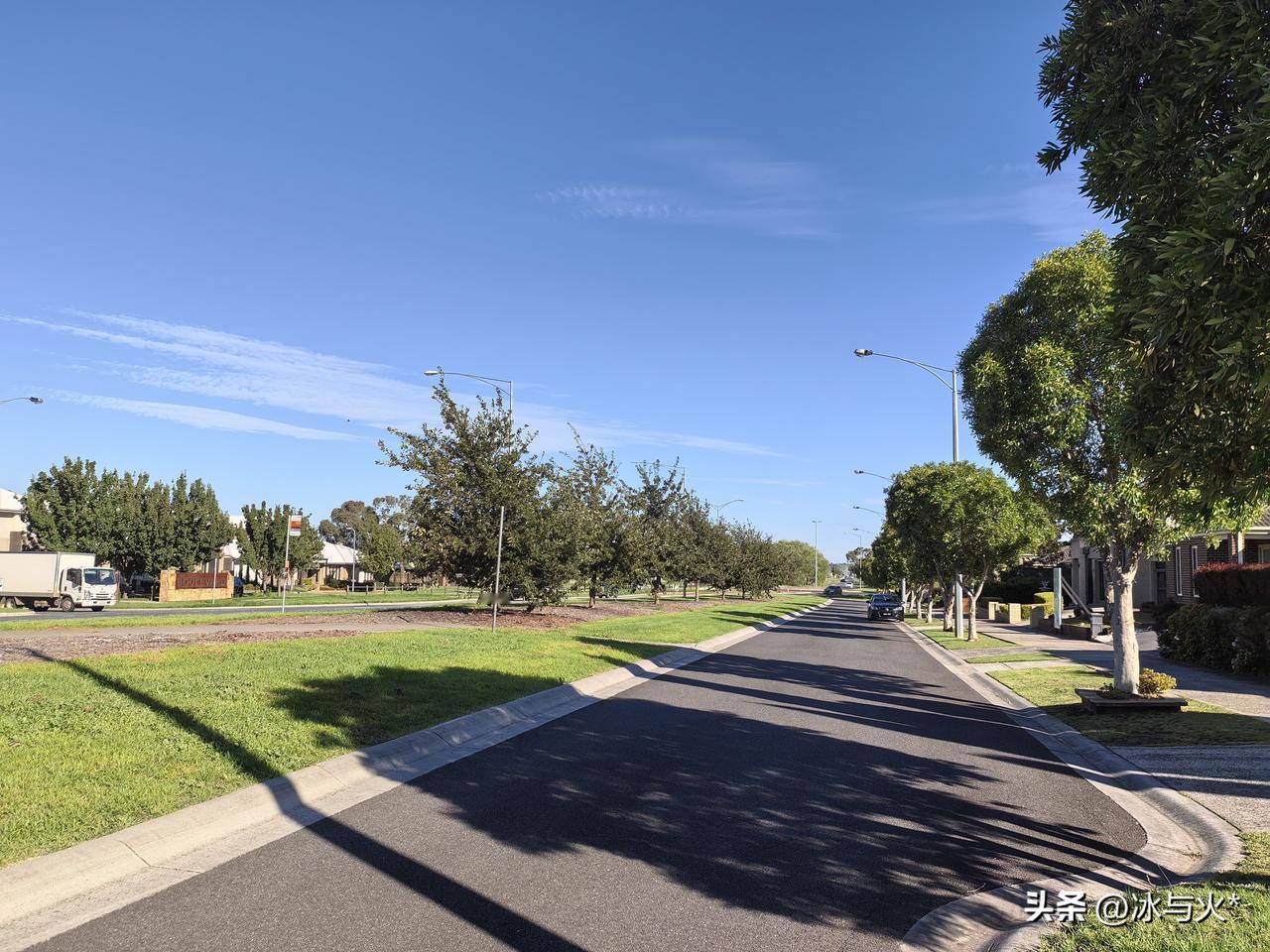 在澳洲生活，不懂外语可真让人闹心！今天跑步的时候，碰到一个白人男子，手里拿着一听