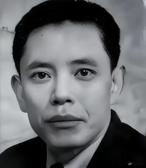 1948，毛人凤派特务沈醉去暗杀自己的姐夫余乐醒，沈醉到达时，毫不知情的余东醒正