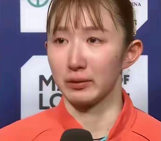 中国女乒拿下冠军，日本女队获亚军。

赛后早田希娜红着眼眶落泪，接受采访时难掩失