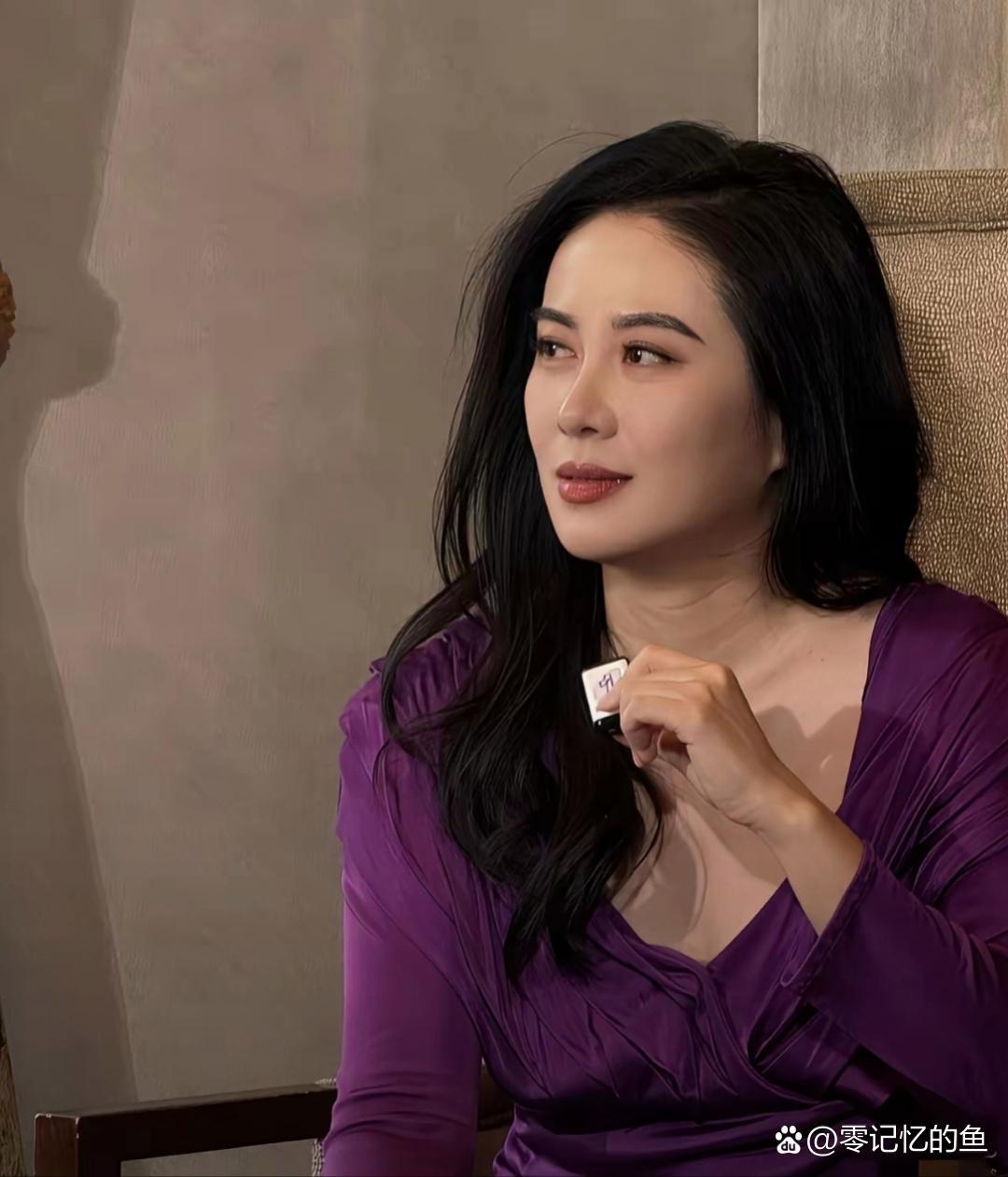 叶璇变化太大了，都快认不出来了。 