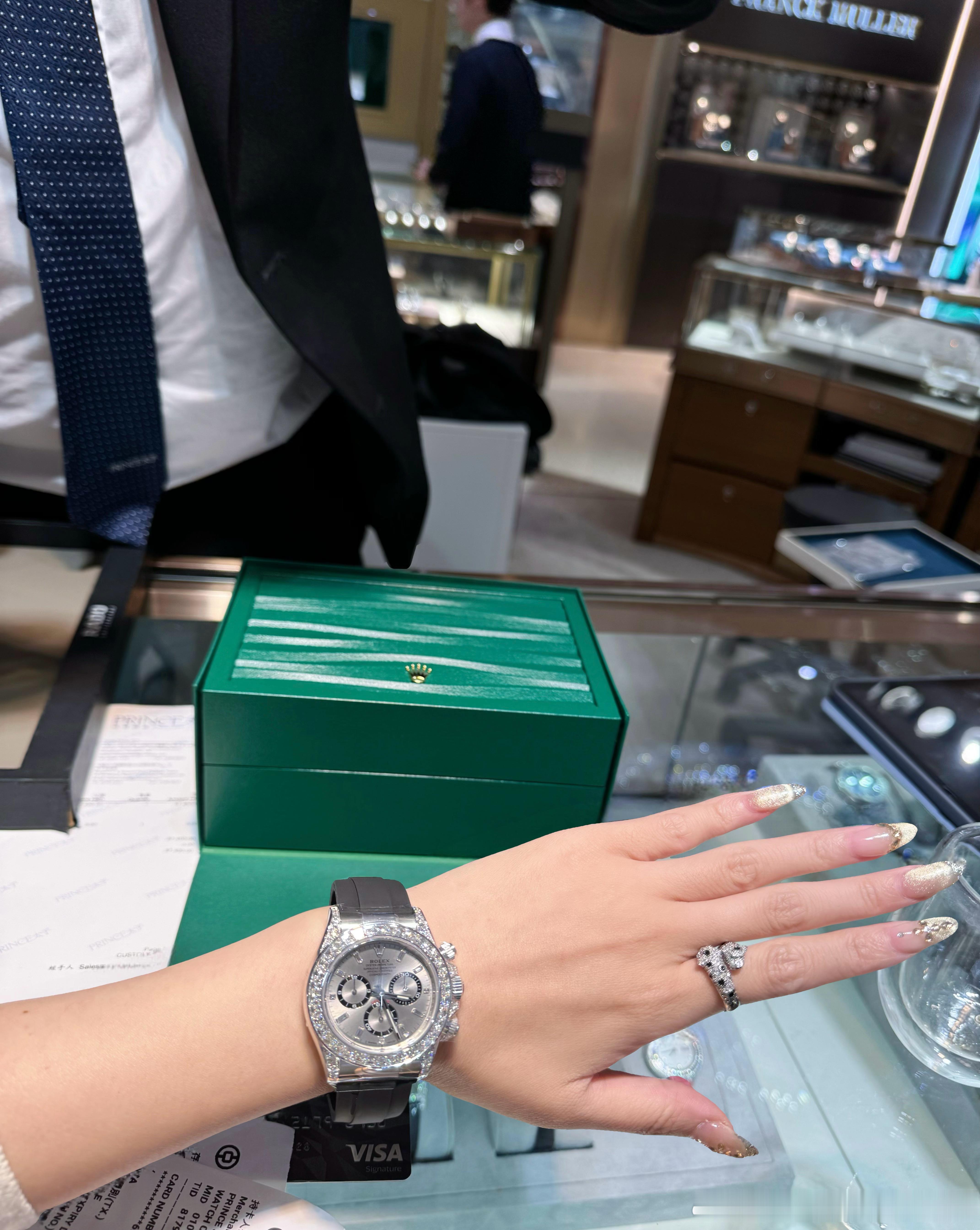 提前这么早就收到圣诞礼物  我就是个幸福宝宝