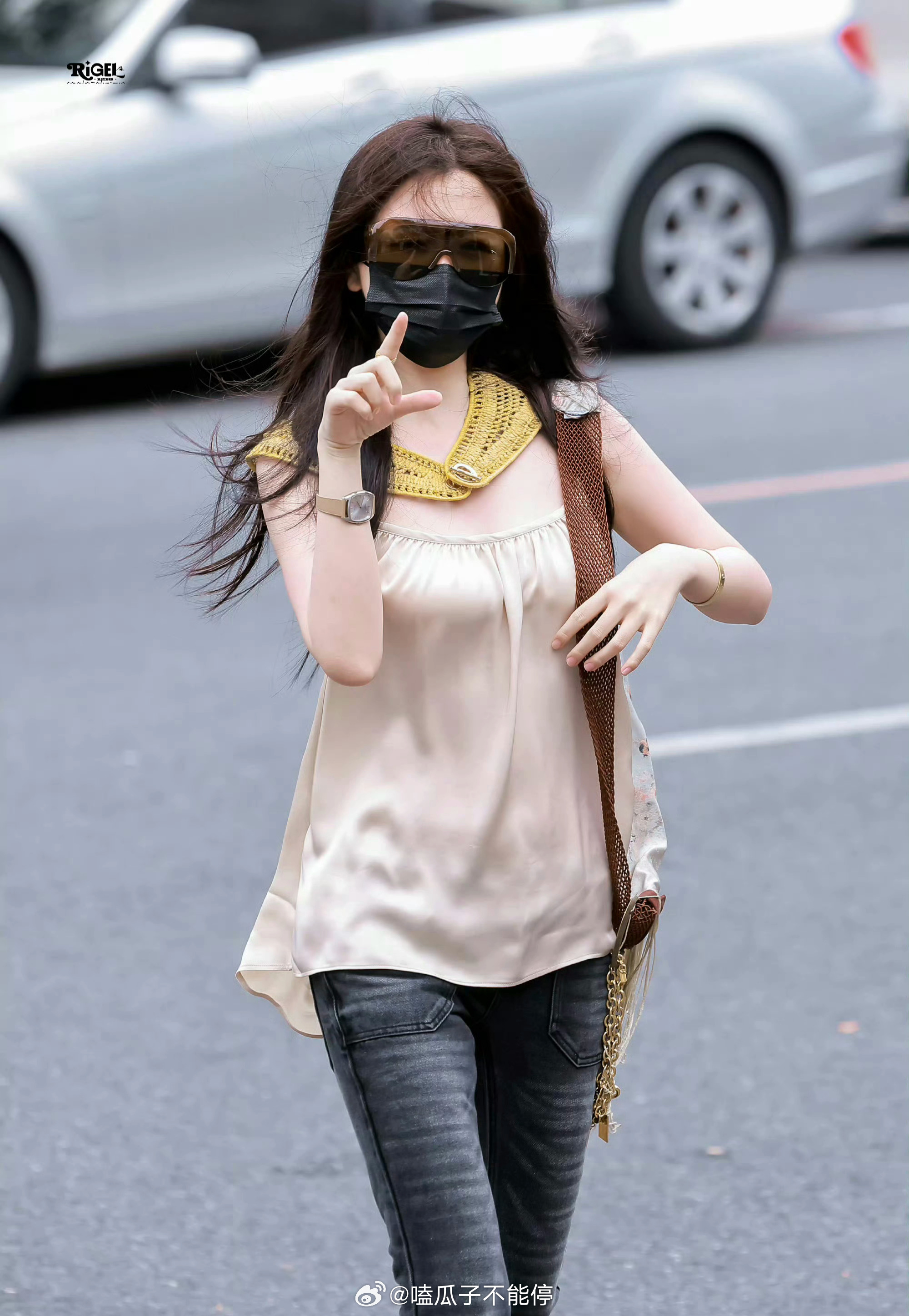 虞书欣长生骨上班路透，好fashion
