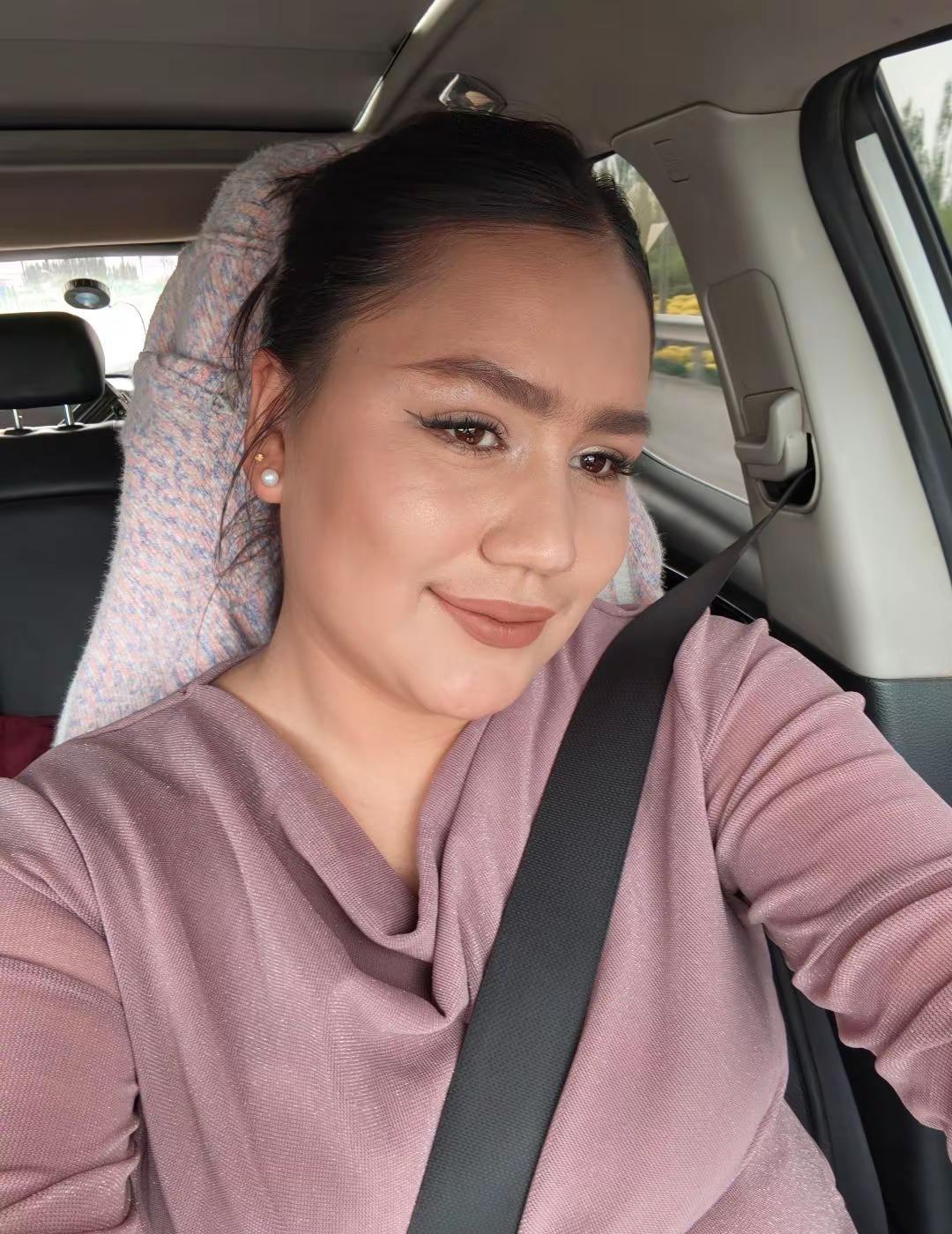 女人一定要爱美 车上拍照 今日份紫色系ootd