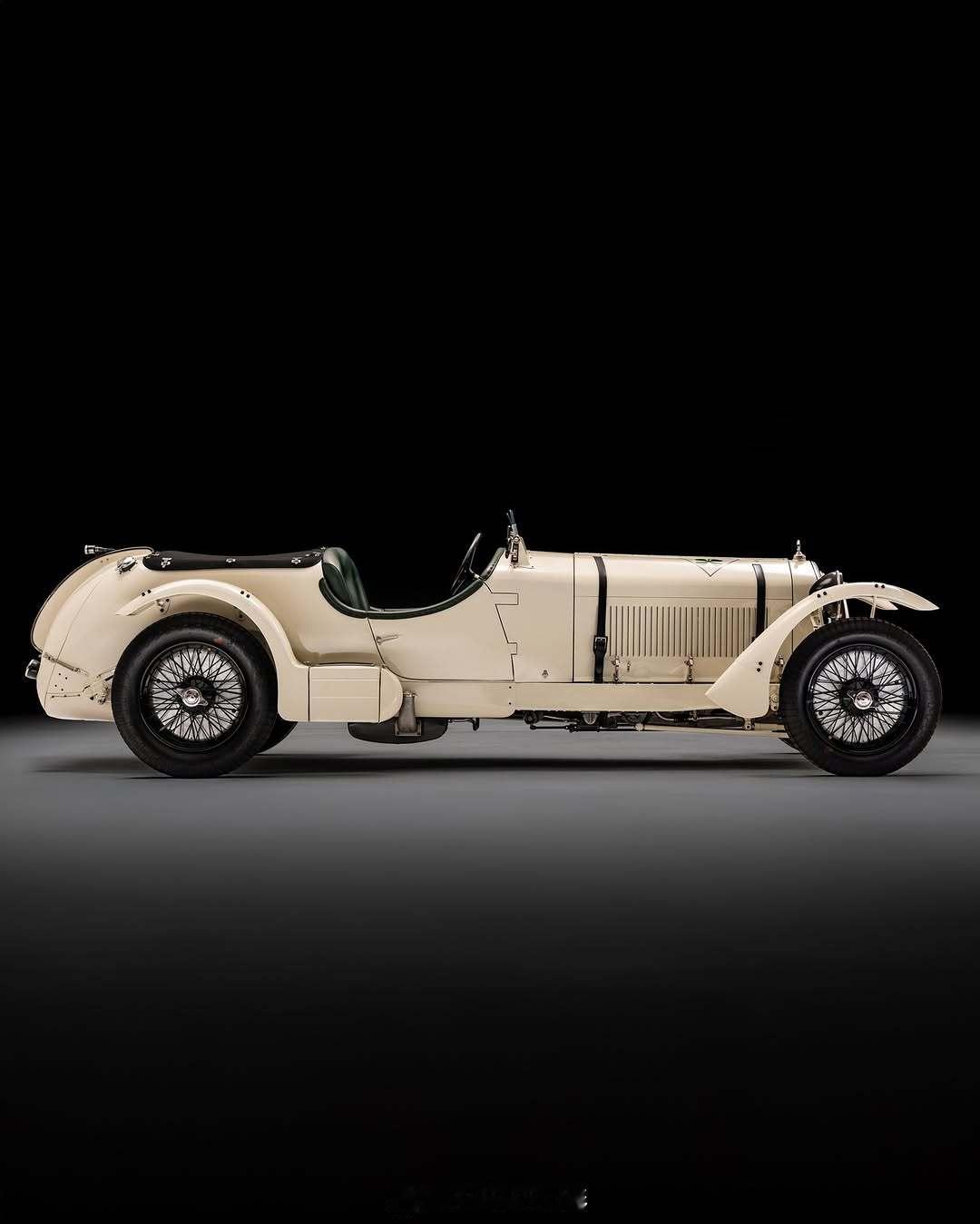 ClassicCars AlfaRomeo 8C2300