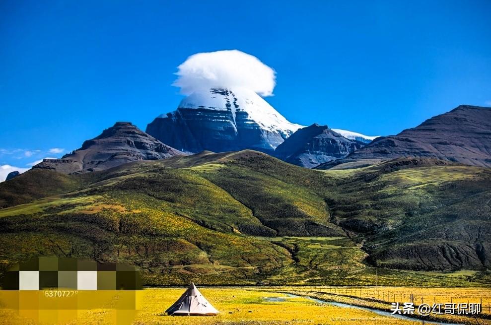 冈仁波齐峰（藏语：གངས་རིན་པོ་ཆེ，英语：Kailas），位于中国西藏