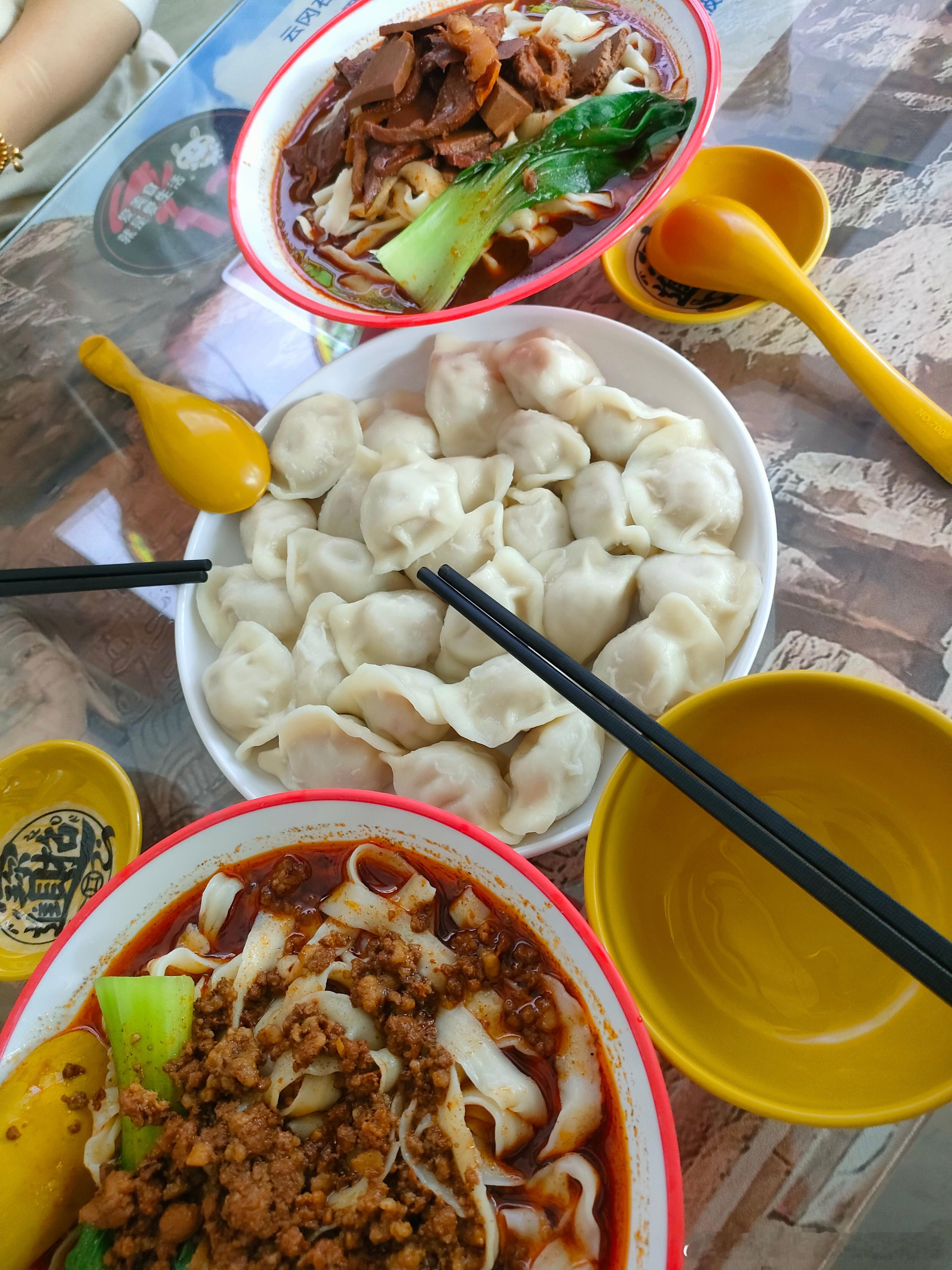 #肥猫走南闯北##国医的精诚力量# 北方的饭量就是大[哈哈]港真，次牛杂还是要到