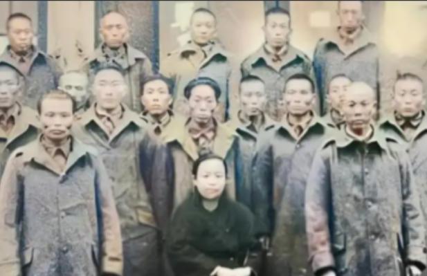 1949 年，谢晋元的遗孀向陈毅要了一个房子，陈毅就把吴淞路 466 号送给她，