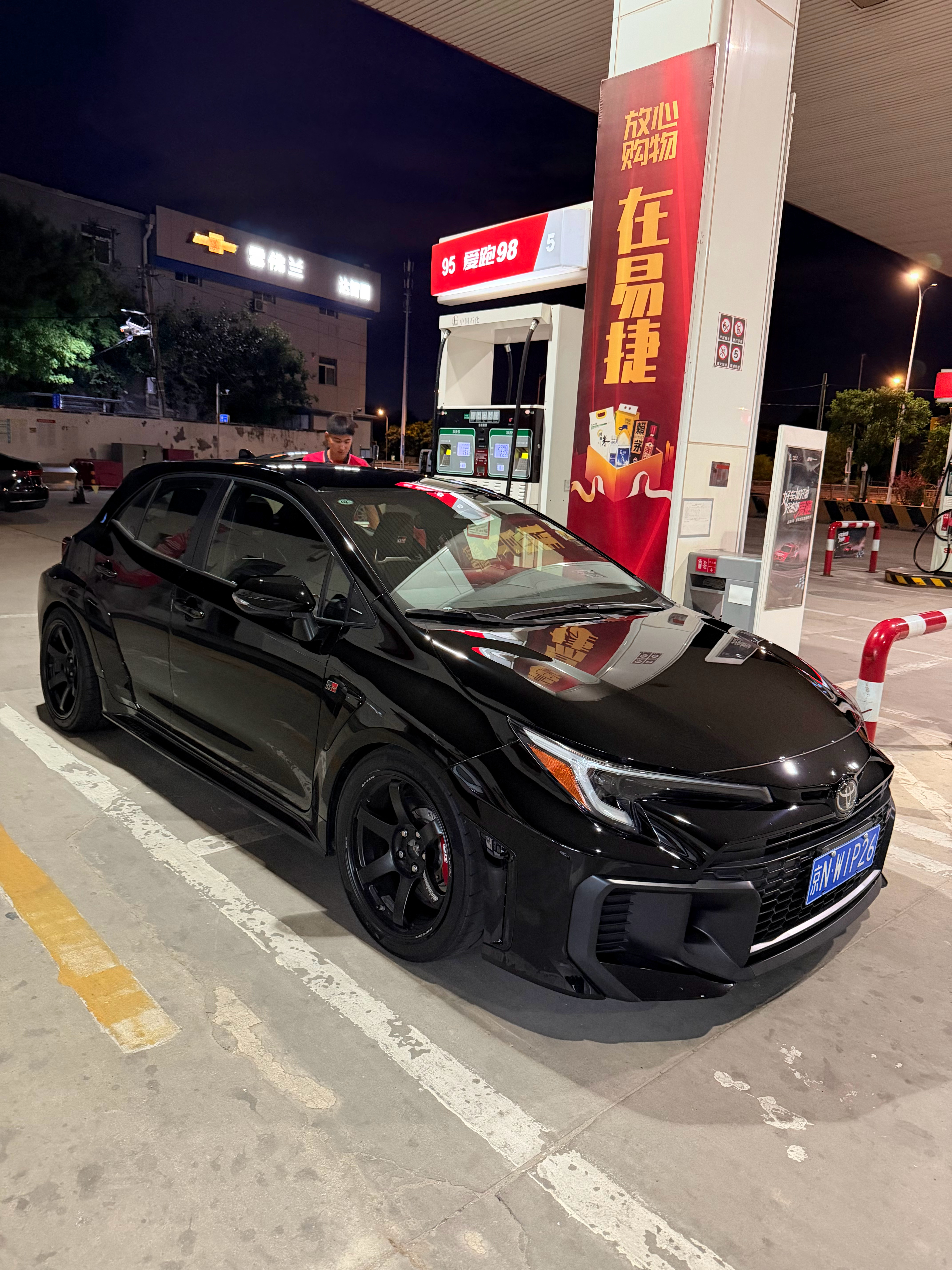 过于吸引同性停哪都有人拍照甚至有个思域跟我进加油站为拍张照陪我一起加了个油