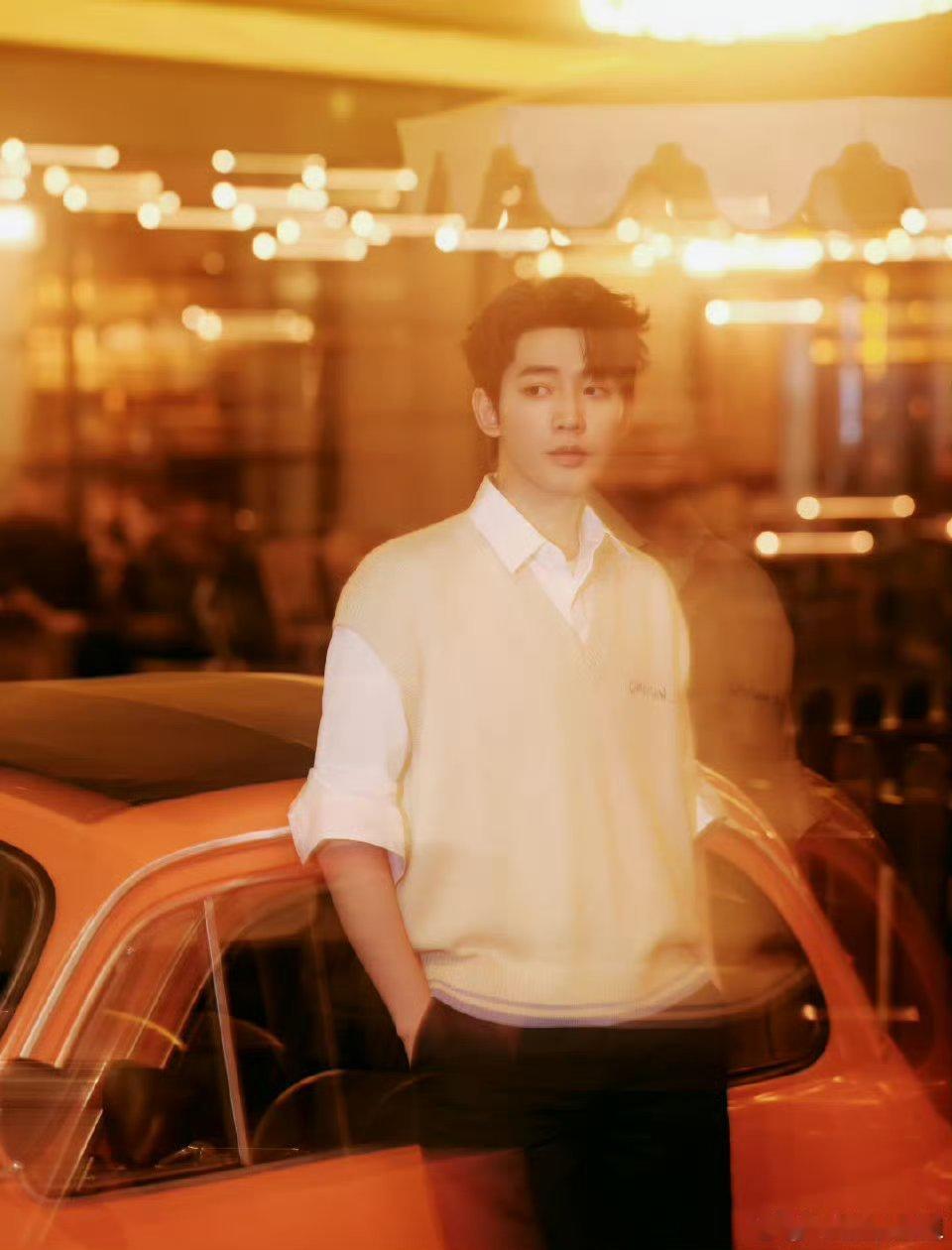 #邓为米色毛衣搭白衬衫##邓为[超话]#真的很精英学园风 ​​​