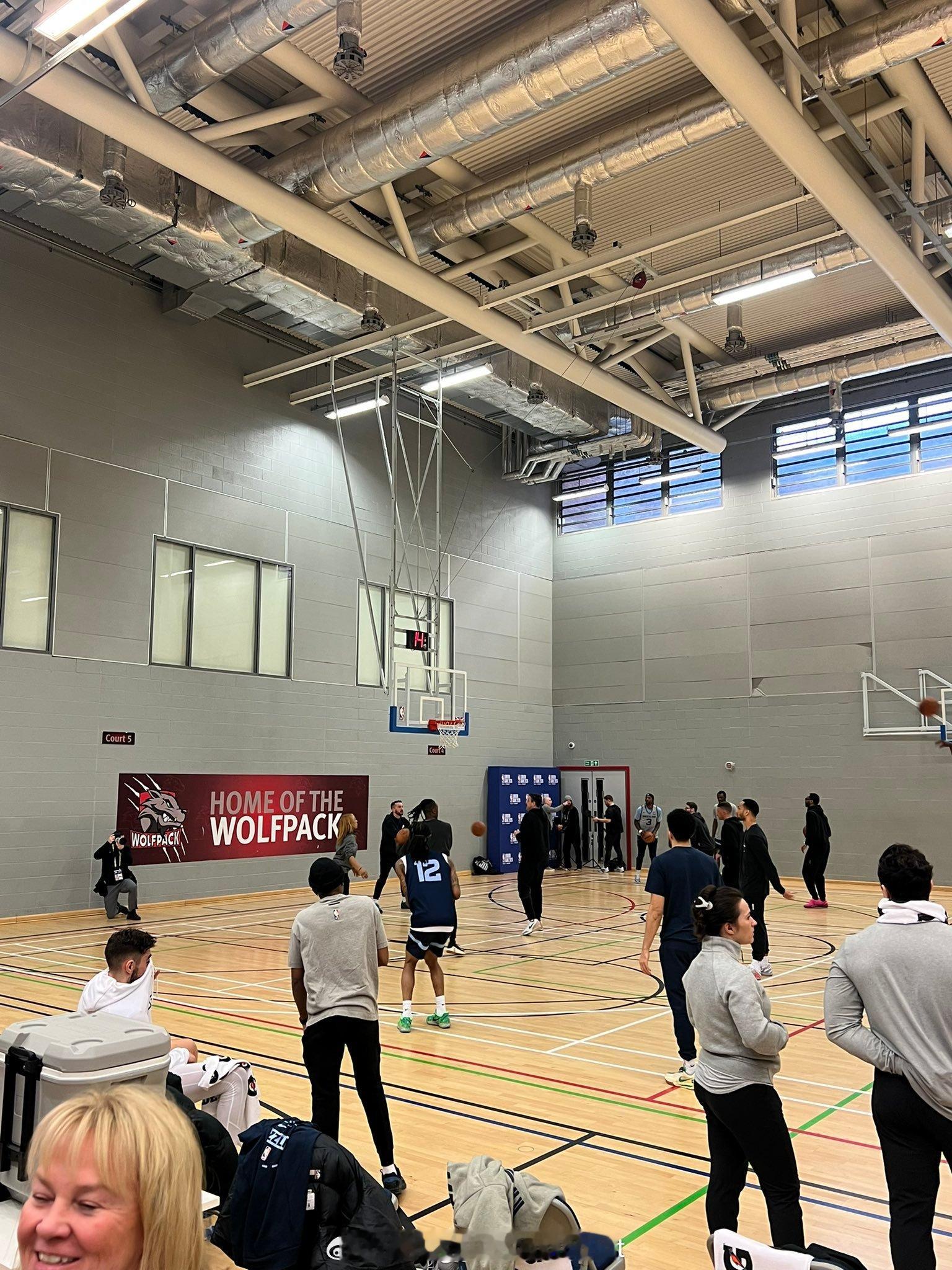 莫兰特和灰熊全队已经在伦敦投入训练！莫兰特NBA孟菲斯灰熊