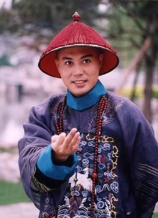 乾隆四十五年，由云南粮储道改任奉天府尹的海宁在赴任前陛辞乾隆帝皇帝，并且借此弹劾