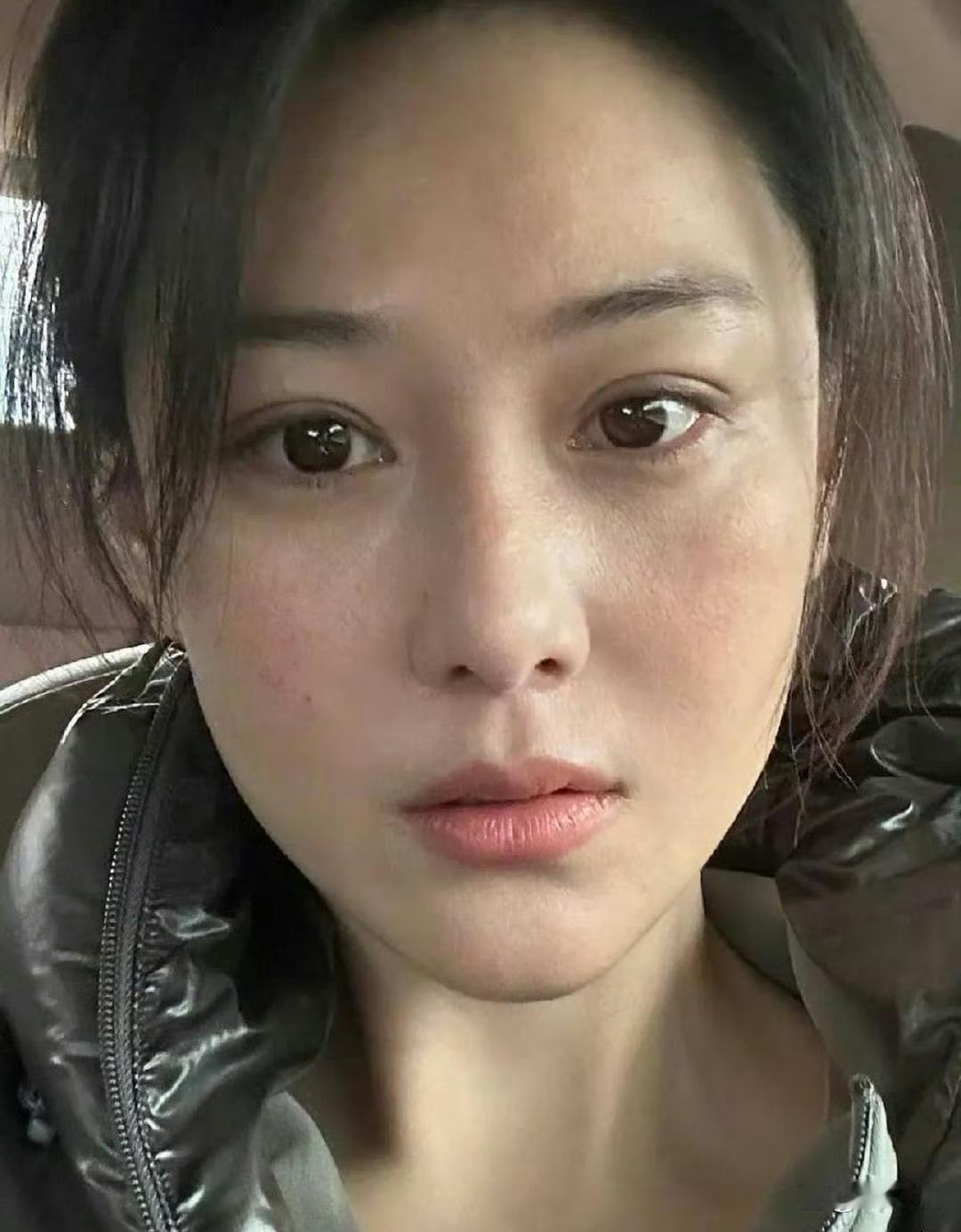 张‌‌馨予全素‌颜亮⁠‍相，真有点“吓‌‏人”‏‎—‏—不是﻿⁠‌难看⁠‎，是比
