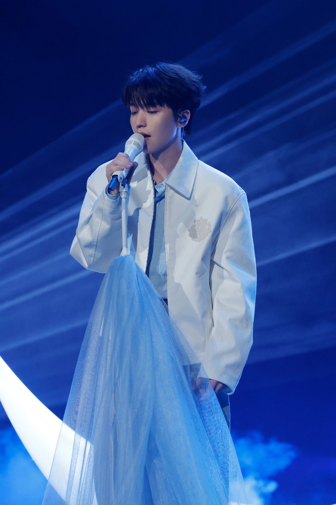 王俊凯 💙 王俊凯法国希思黎首位全球品牌代言人💙 💙 王俊凯cl代言人 ?
