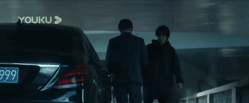 热播悬疑大剧《白夜破晓》第11集，黑暗势力幕后大BOSS裴总裴家易露真容！
从裴