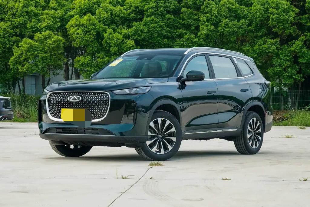 驾驶瑞虎8PLUS一脚油门，逃离班味
瑞虎8PLUS来自奇瑞汽车，定位中型SUV