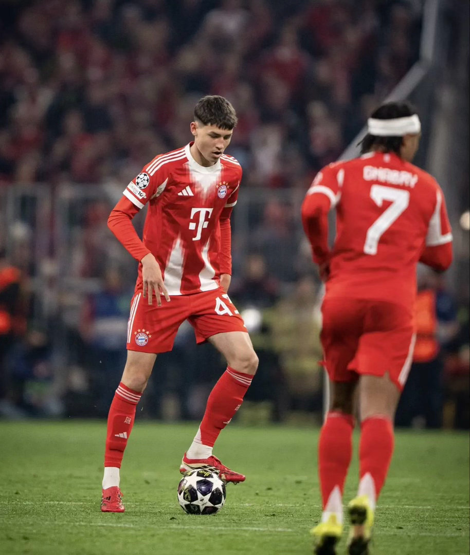 拜仁16岁小将帕维奇迎首秀，成为欧冠历史首位登场的10后球员欧冠拜仁慕尼黑 北京