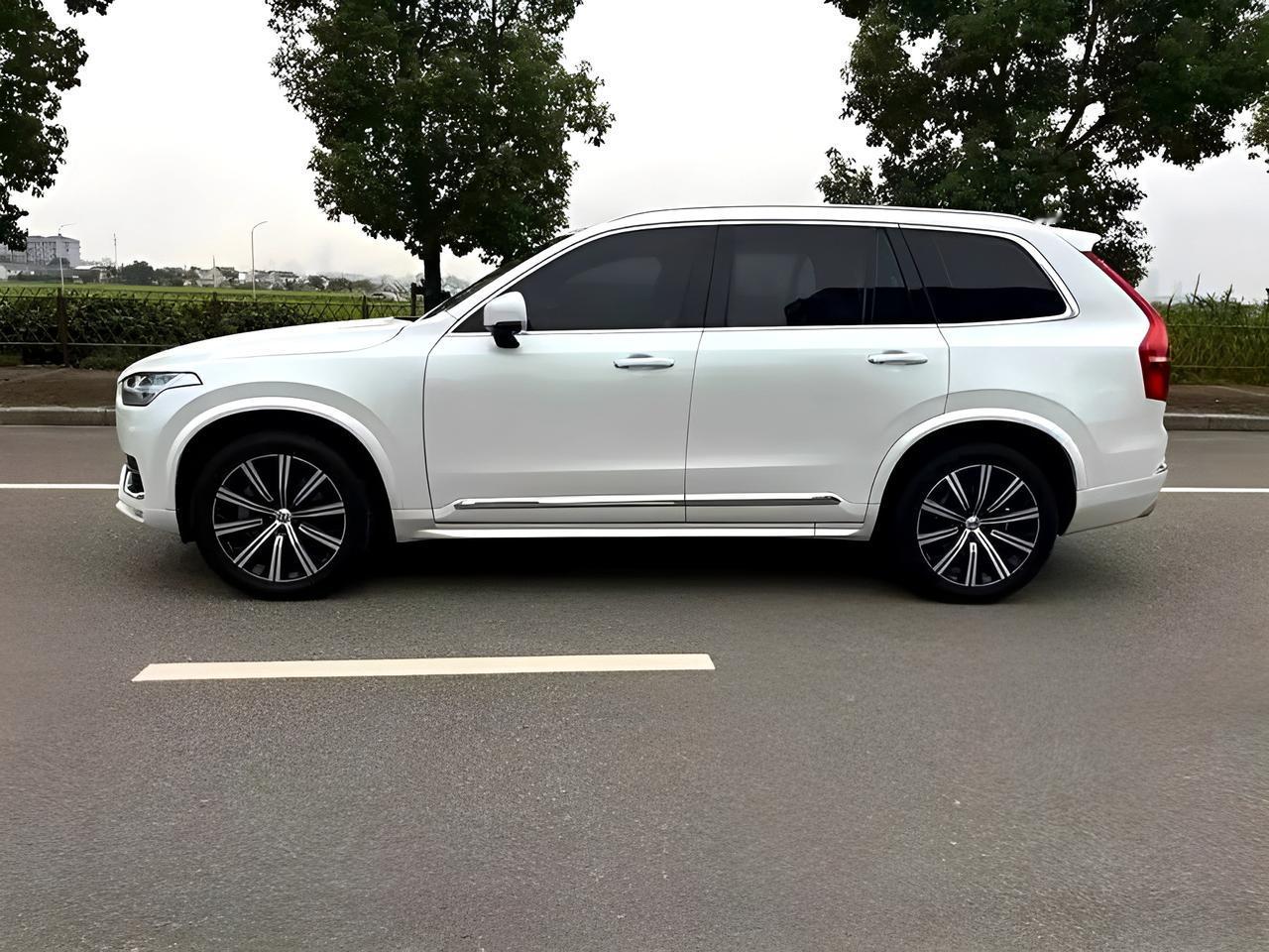 这台车曾经索赔过电池，所以这个车的电池现在还算比较好，油耗有点上来了，可能是因为