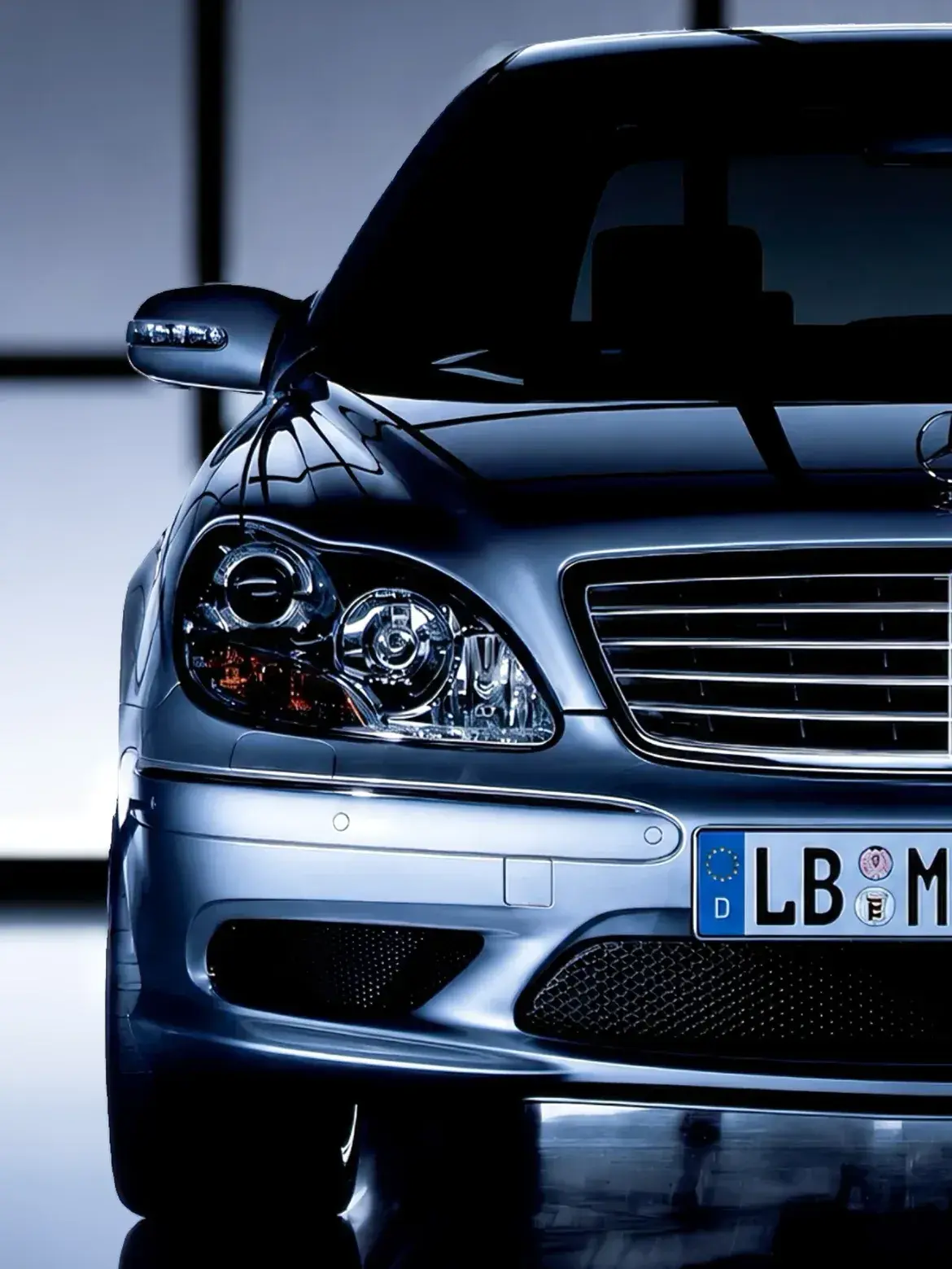 蝴蝶奔“。Mercedes-Benz S 65 AMG (W220)