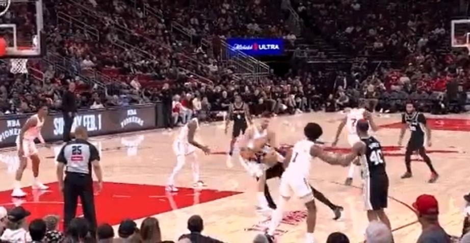 马刺状元榜眼同发力，火箭双核精疲力尽，无悬念逆转，比分定格在99比111。

上