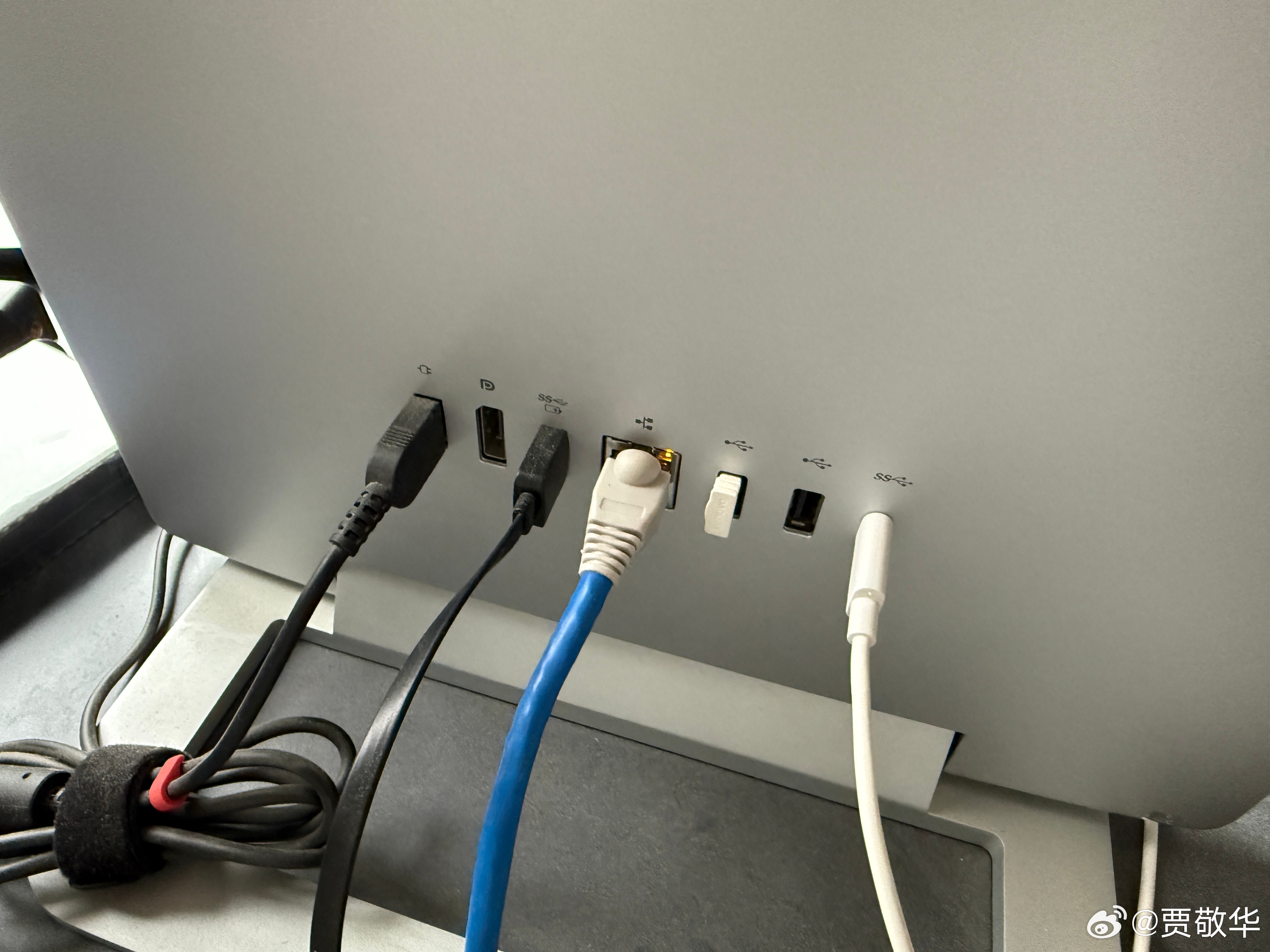 昨天晚上发现电脑蓝牙模块丢失，重新装驱动也不管用。无奈之下，恢复了系统，仍然找不