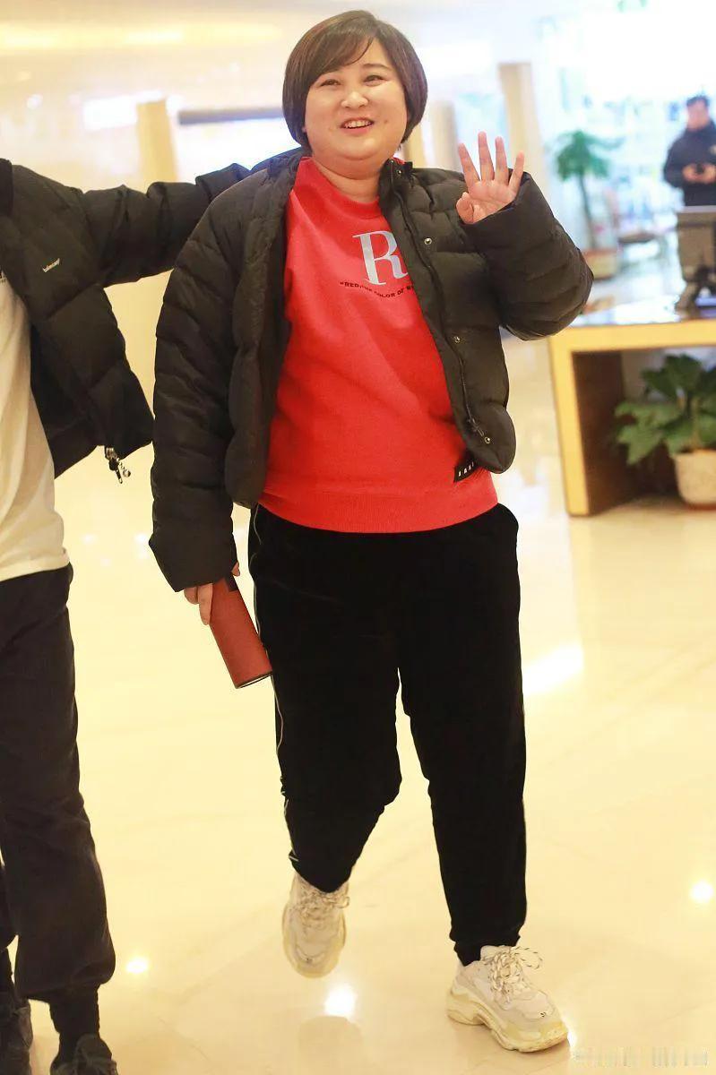 贾玲减肥100斤的艰辛之路：如何做到正确健康减肥，判若两人

贾玲减重100斤成