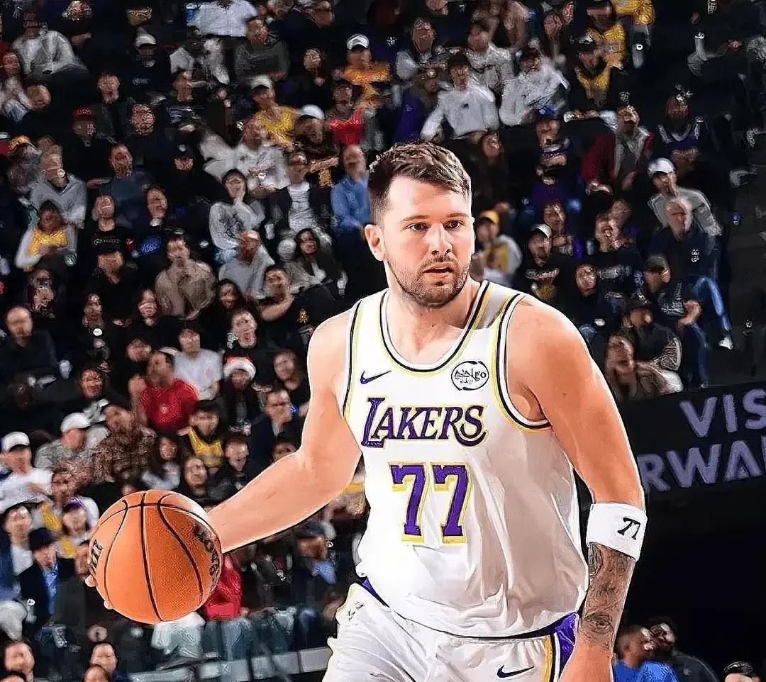 湖人外线铁得离谱！
 
打快船，全队38投6中，15.8%的命中率直接刷新赛季最