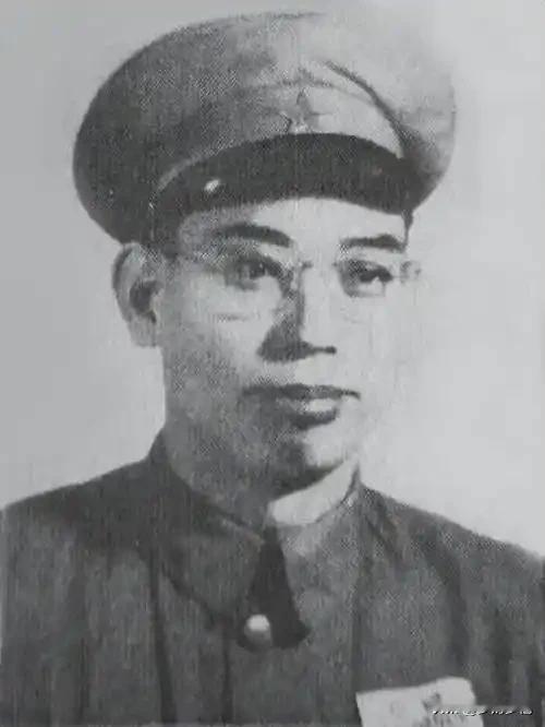 死局硬刚！47年陕北绝境，许光达带伤血战，三十里路隔开生死线
 
1947年8月