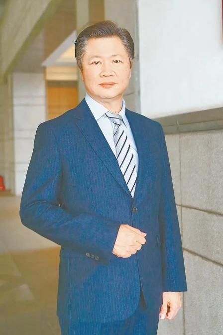 台湾学者赖岳谦一语惊人：“中国大陆这么大，至今未完成统一，真是反常中的反常！
