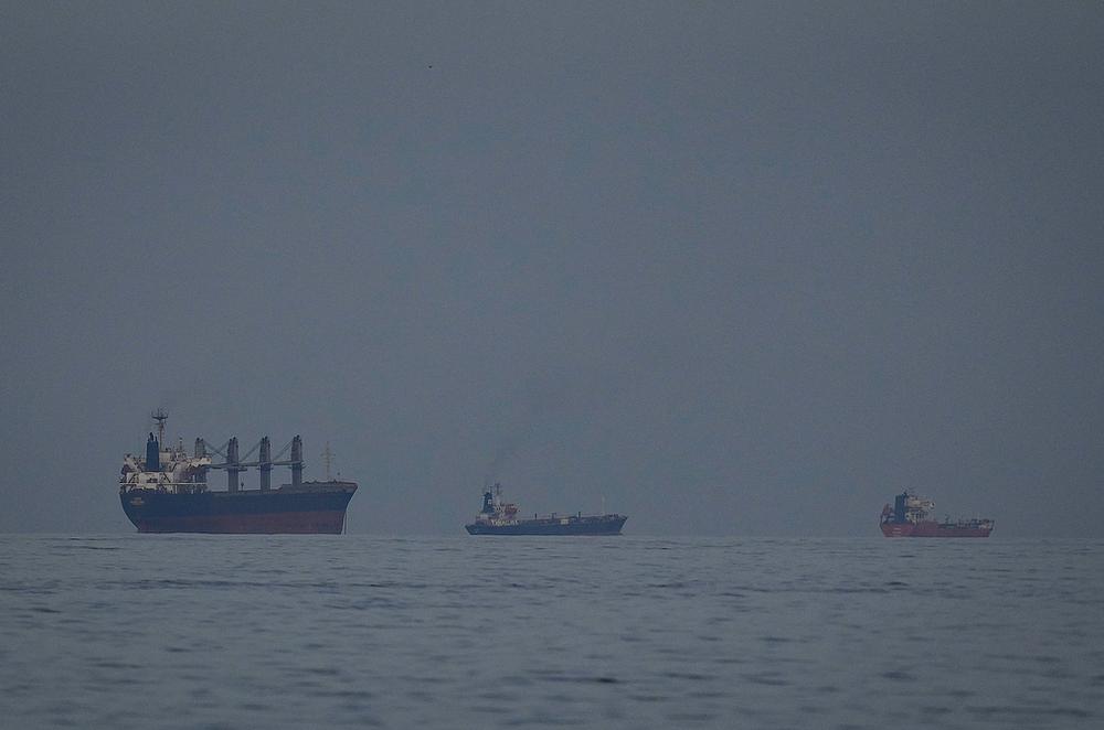 无人机天眼全覆盖！
伊朗亮出海峡控制权，谁在触碰战争红线？
 
当地时间4月12