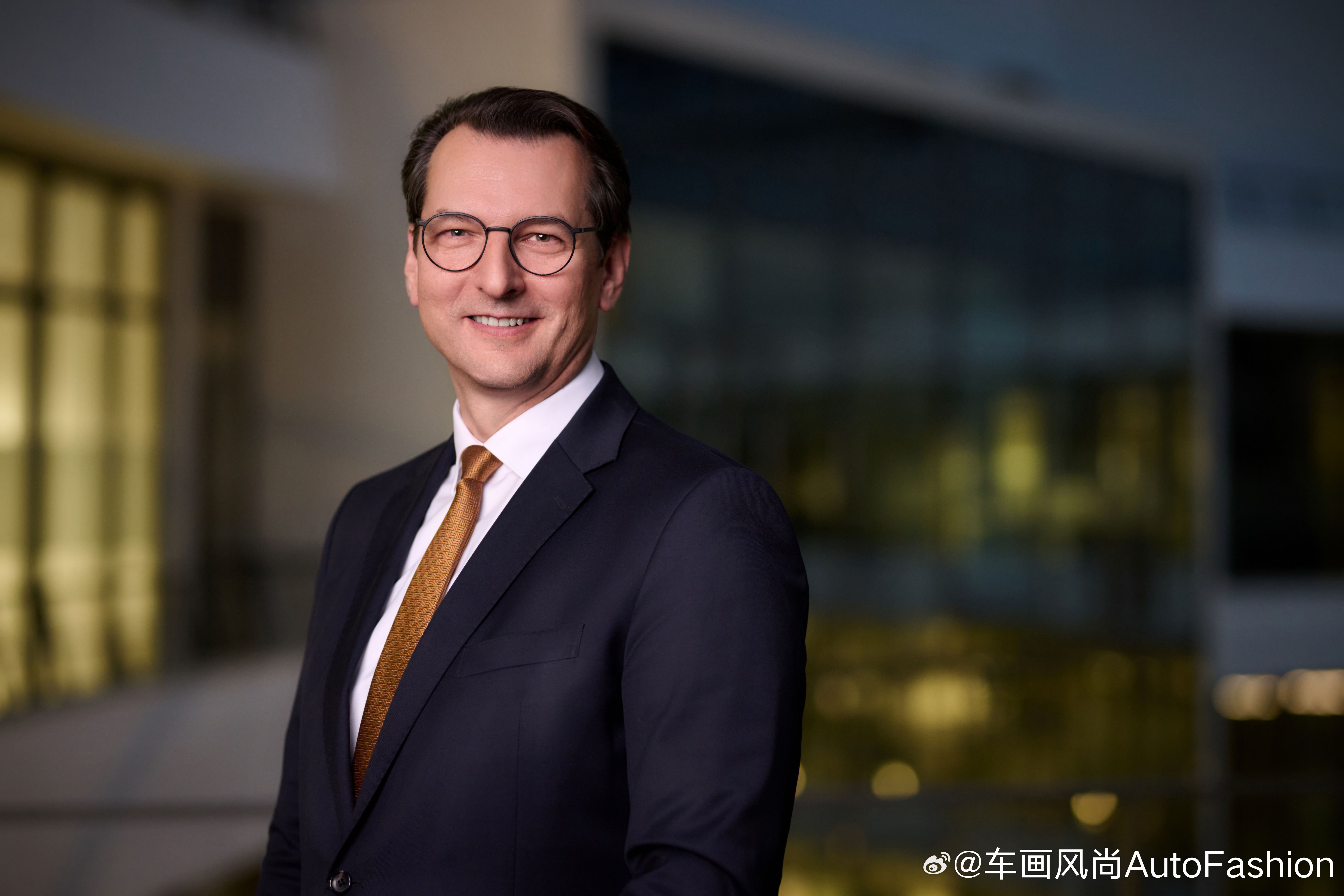 【聂科维将接替齐普策担任宝马集团董事长】5月13日宝马集团宣布，董事长齐普策（O