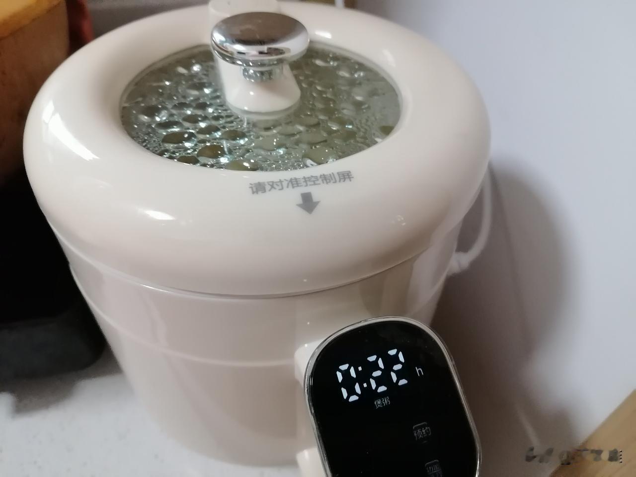 退休第616天，早安。

单身女人：你没问题，你只是命好。

你用独闯生活避开了