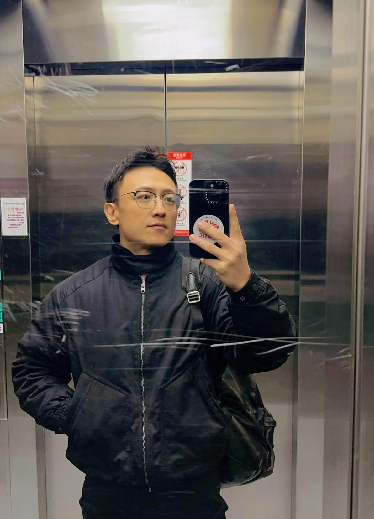 人到中年失业不如狗。前阵子见了个老哥，见面第一句是：“现在我才懂，人不如狗的时候