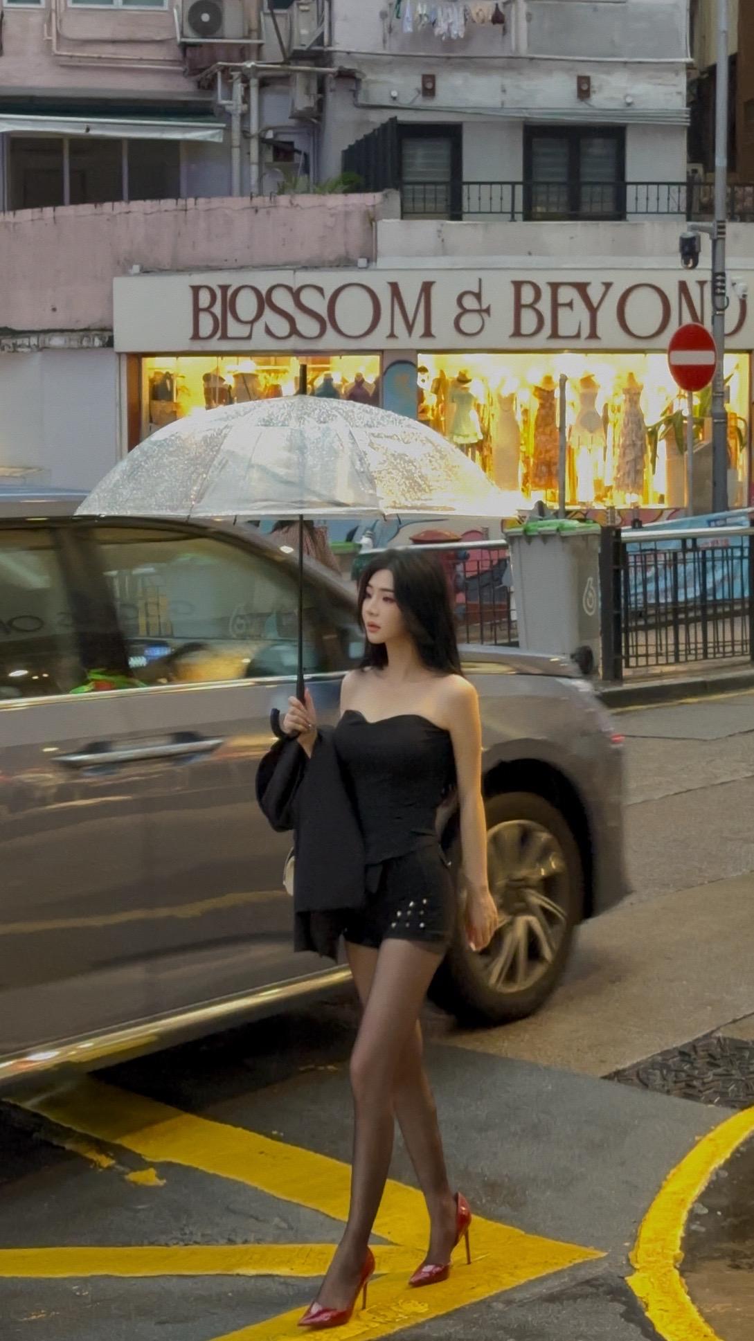秋旭二创   雨天按下暂停键