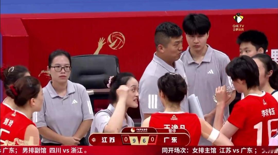 全锦赛广东队加油！


女排全锦赛A组广东队（东道主队）0：3（23-25；19