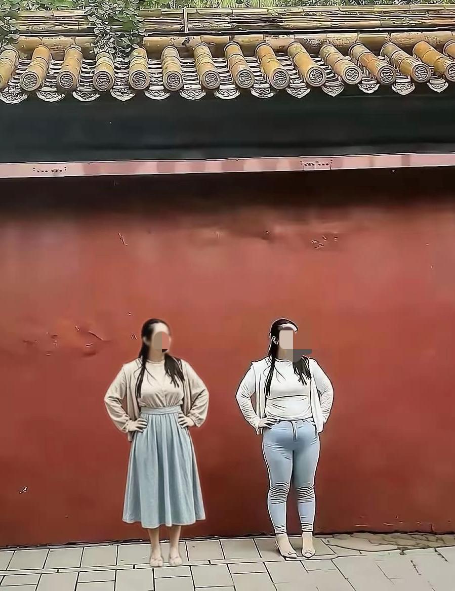 你猜女孩子为什么喜欢穿裙子？

有没有设计师为男同胞设计一款这样的衣服？

为男