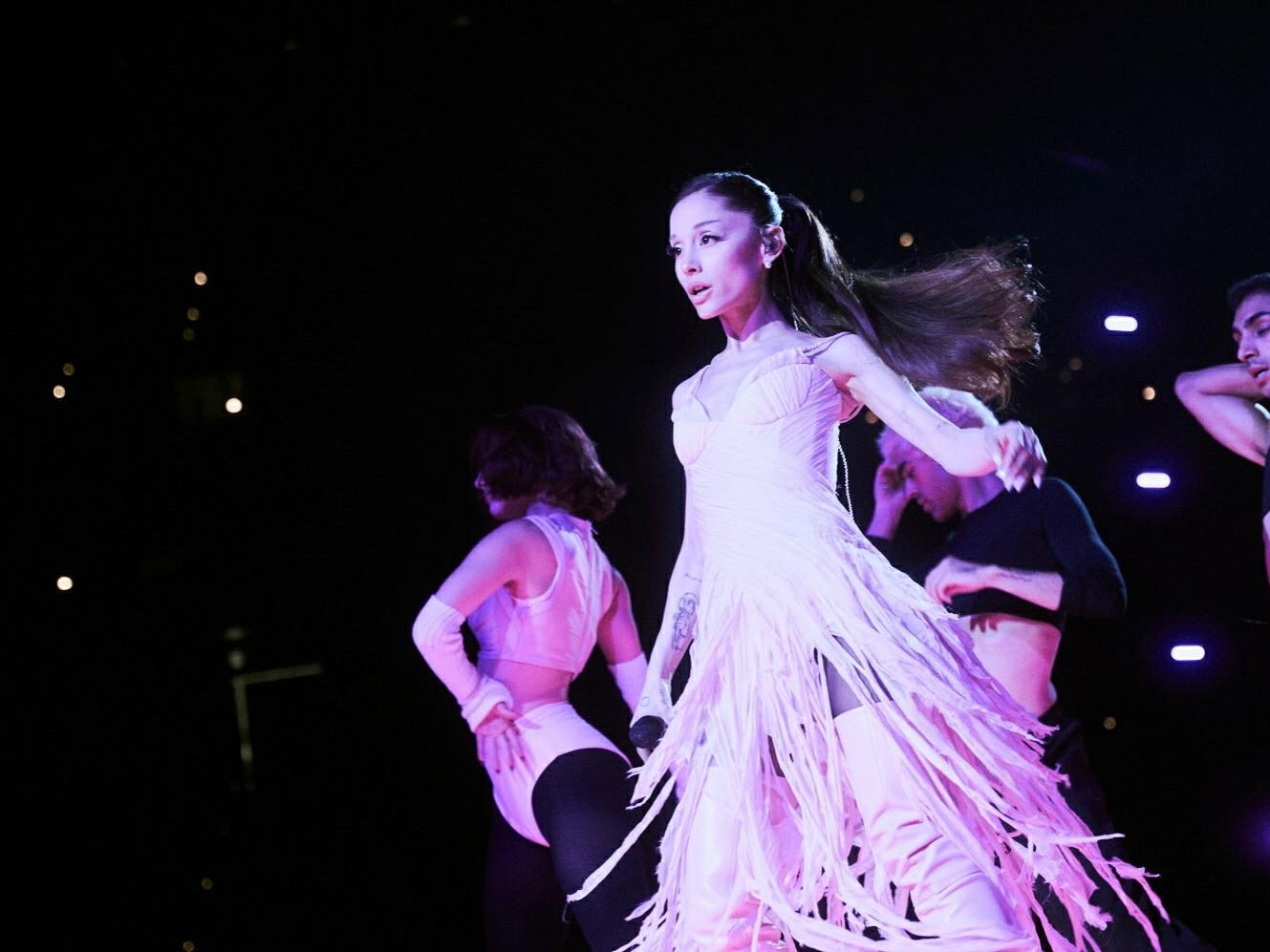美美美！A妹Ariana Grande分享最新eternal sunshine巡