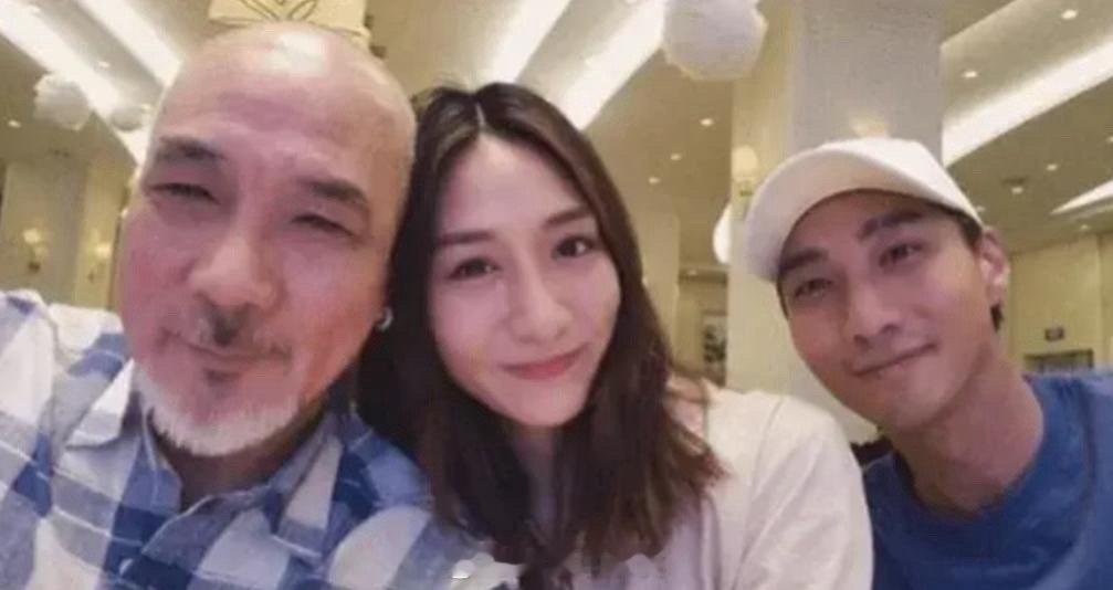 74岁的香港艺人徐少强去世几天，接着比他小30岁的第三任妻子办理丧事时也因心脏病