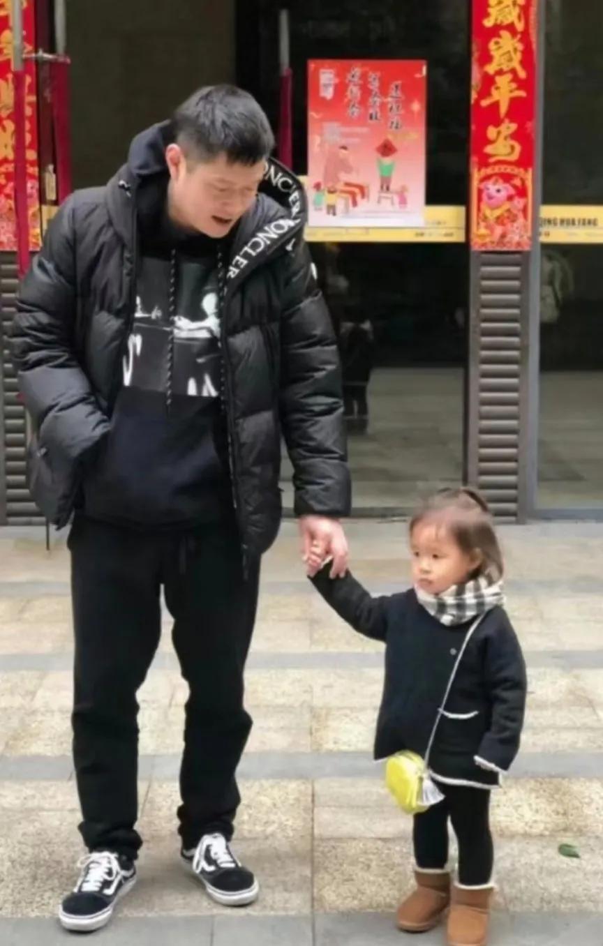 coco和女儿小豌豆的一张合照，这是小豌豆几岁的时候啊，太可爱了！
师娘真的很会