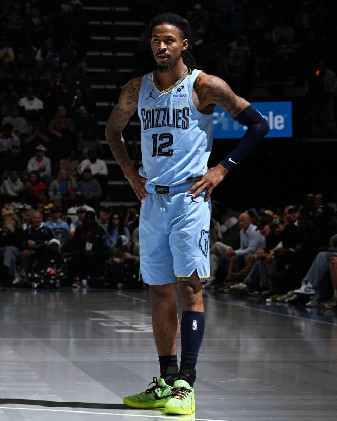 莫兰特被球队禁赛一场 灰熊内讧！灰熊官方宣布，莫兰特因有损球队利益行为，被禁赛一