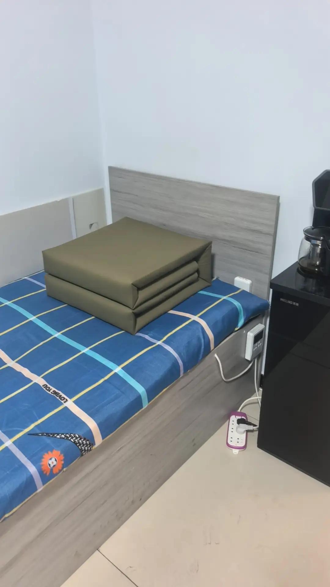 堂弟当了两年兵，回家这几年混得真让人羡慕！用退役补贴在老家建了房子！去城里找工作