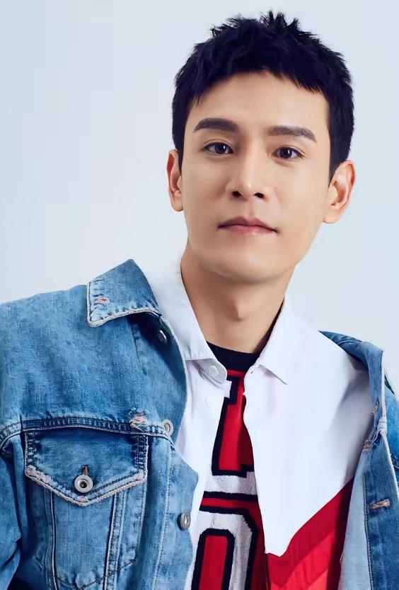 真正高级的家庭，从不会用世俗标准捆绑儿女！经超谈及婚恋选择格外感慨，家人从不纠结