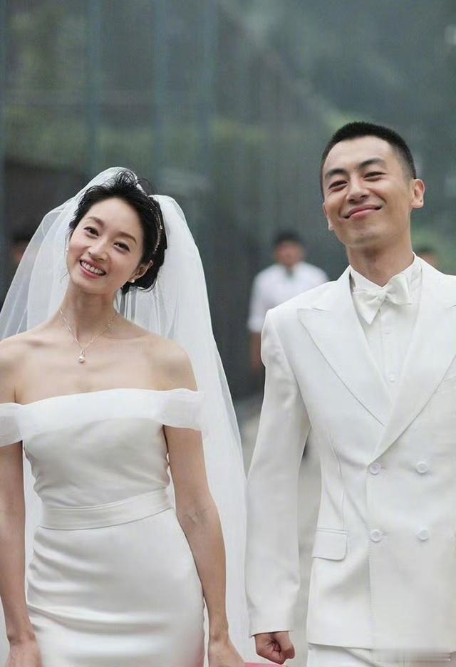 朱亚文方否认离婚  工作人员否认朱亚文离婚  21日，有网友晒沈佳妮照片配文：“