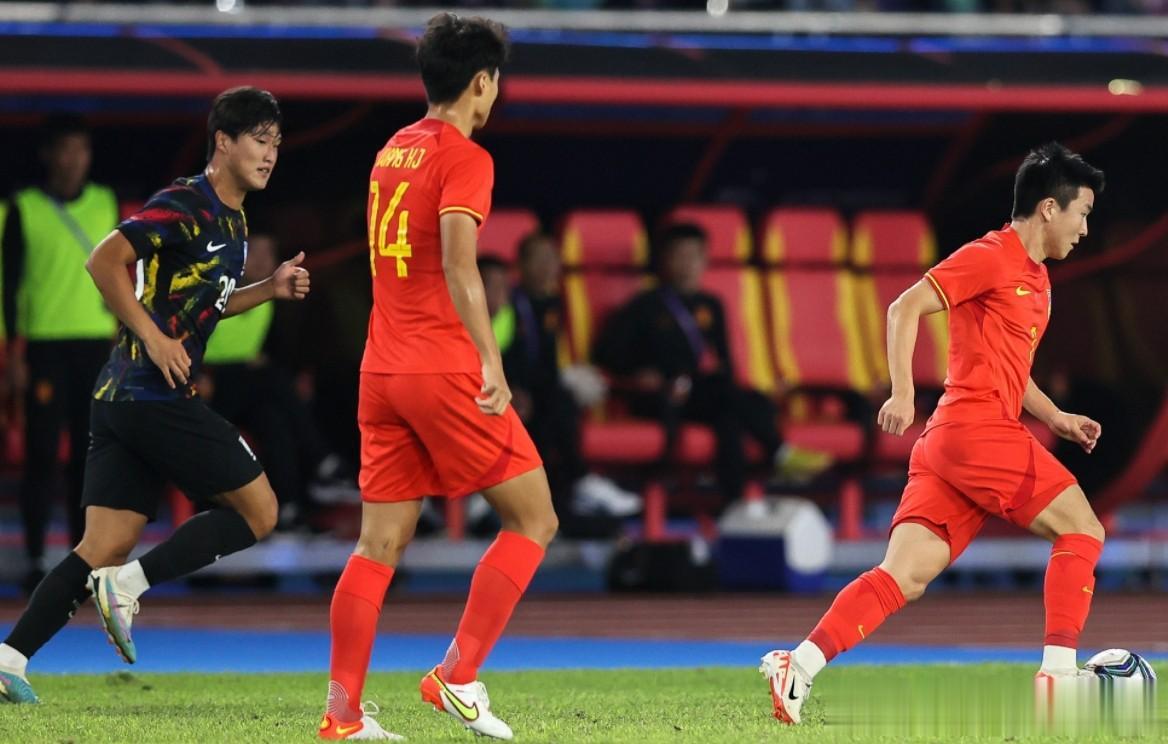 0-2！实力不济+场上内讧，男足亚运队被降维打击，韩国晋级4强！
在杭州亚运会上