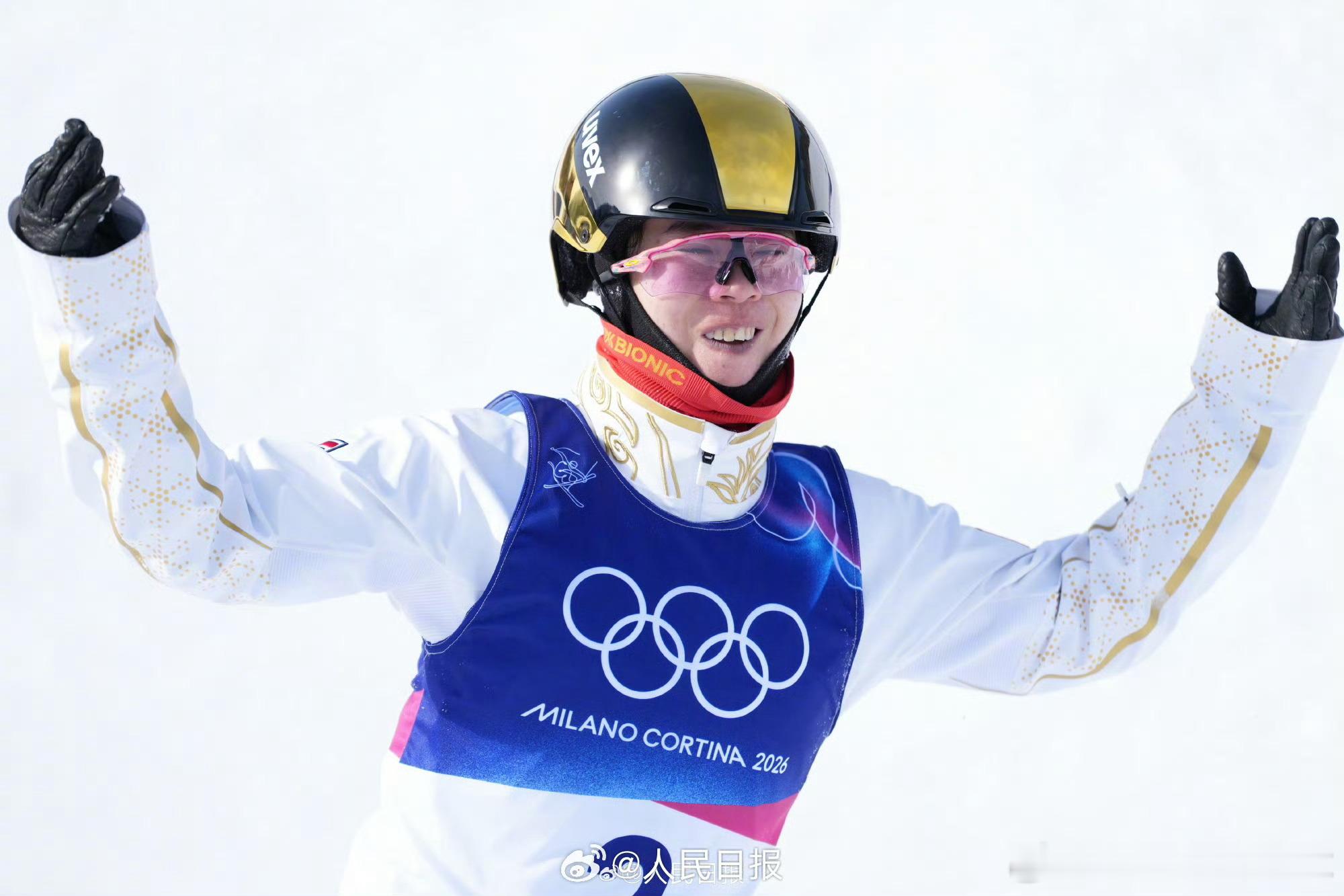 自由式滑雪女子空中技巧决赛马上进行决赛轮最后一跳，四美加油啊；第一块金牌🎖️有