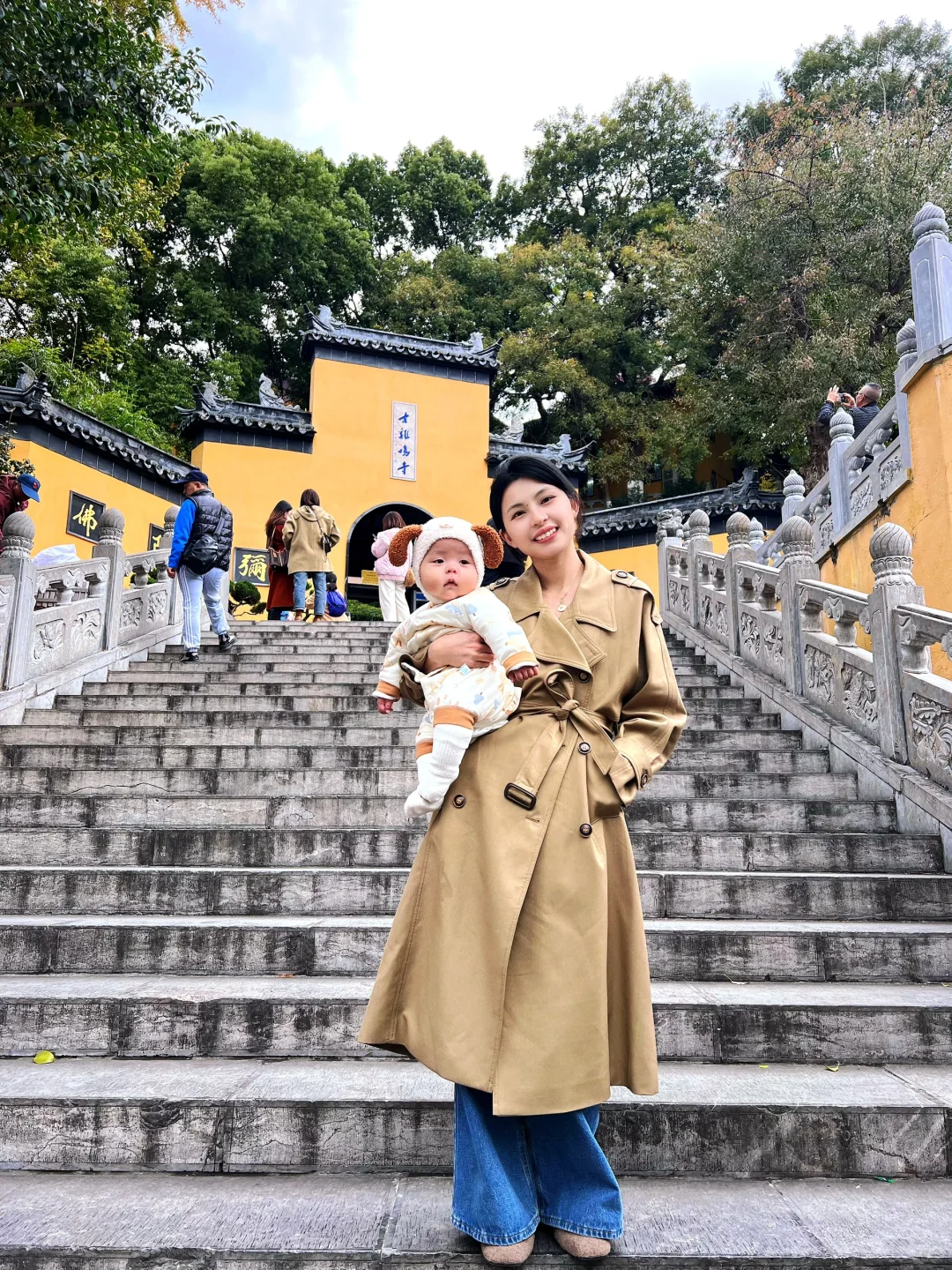 当你穿上风衣🧥带崽出行 也可以✌🏻很自在