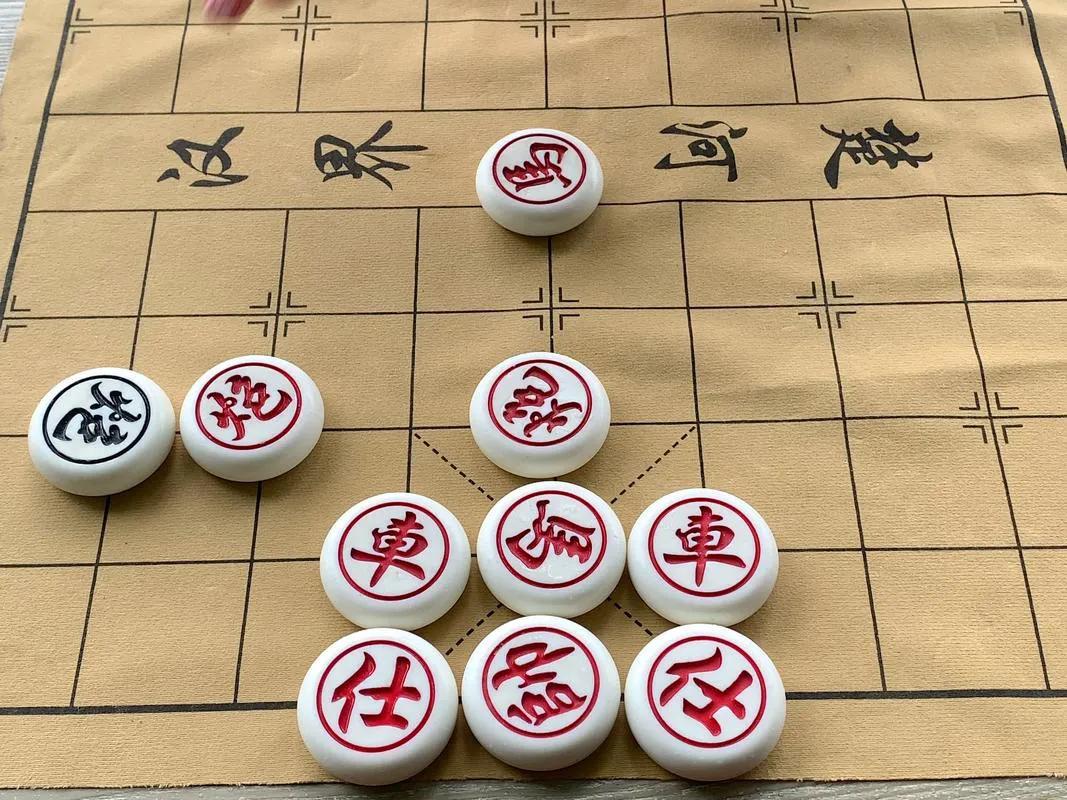 闲暇无聊，就想着下几盘棋打发这2024年最后的时光。


结果是JJ象棋（天天象