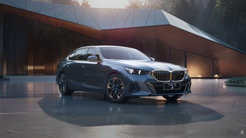 #新5系价格发布#全新 BMW 5 系上市了！！这一次新5系的尺寸有了新的改变，