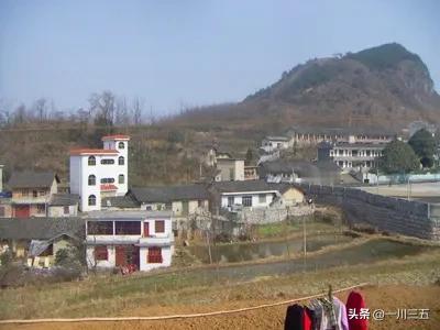 #如果买不起房，你愿意回农村吗#城市套路深我要回农村，这句话并非凭空而来的，多少
