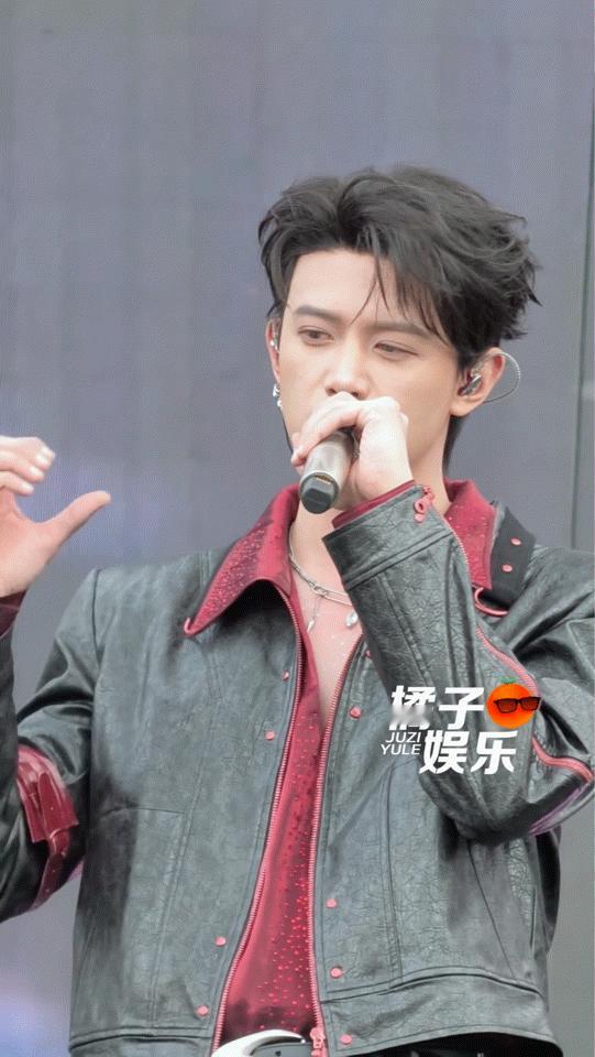 邓凯wave这一下、这竟然是邓凯的声音邓凯wave这一下杀伤力拉满，身体律动丝滑