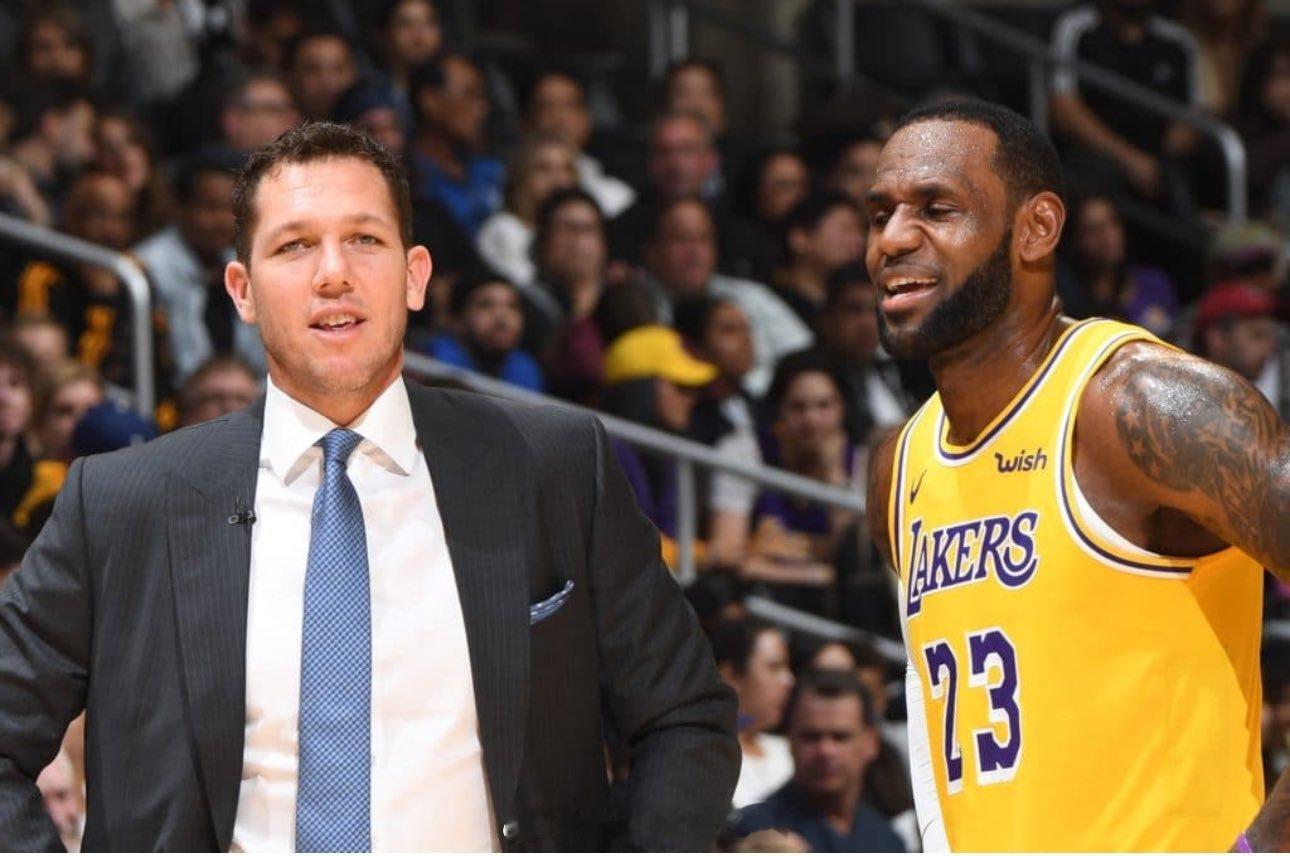 雷迪克心里清楚，在詹姆斯身边做主教练，你得把话撂明了，就像今天，告诉大家你就是球